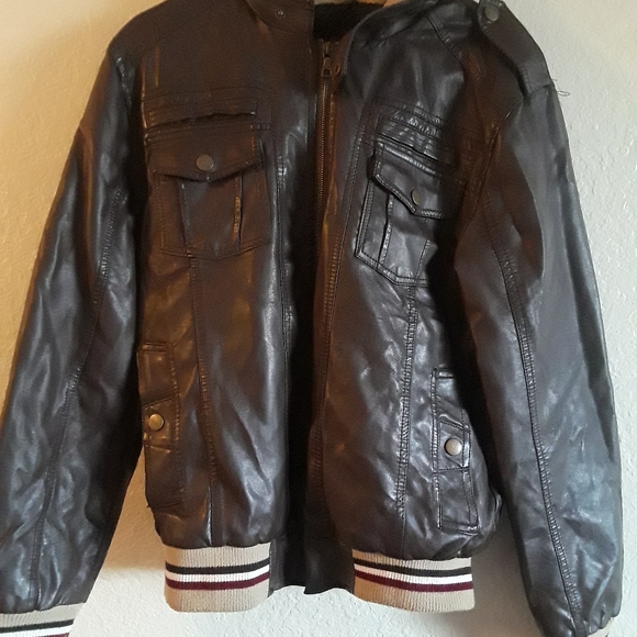 Sweater with hoodie - Picture 2 of 8